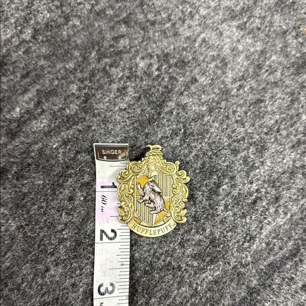 Harry Potter Hufflepuff Trading  pin from Universal Studios